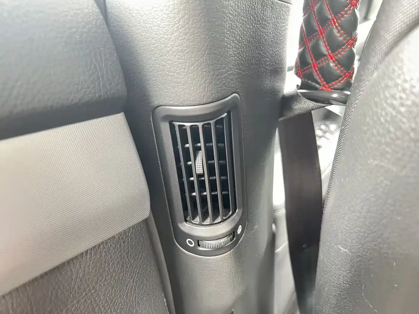 Kia Sorento 2012 2.4L Gasoline Luxury Edition фото 24