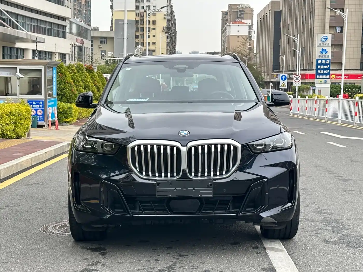 BMW X5 2023 xDrive 30Li Premium M Sport Black Night Package фото 2