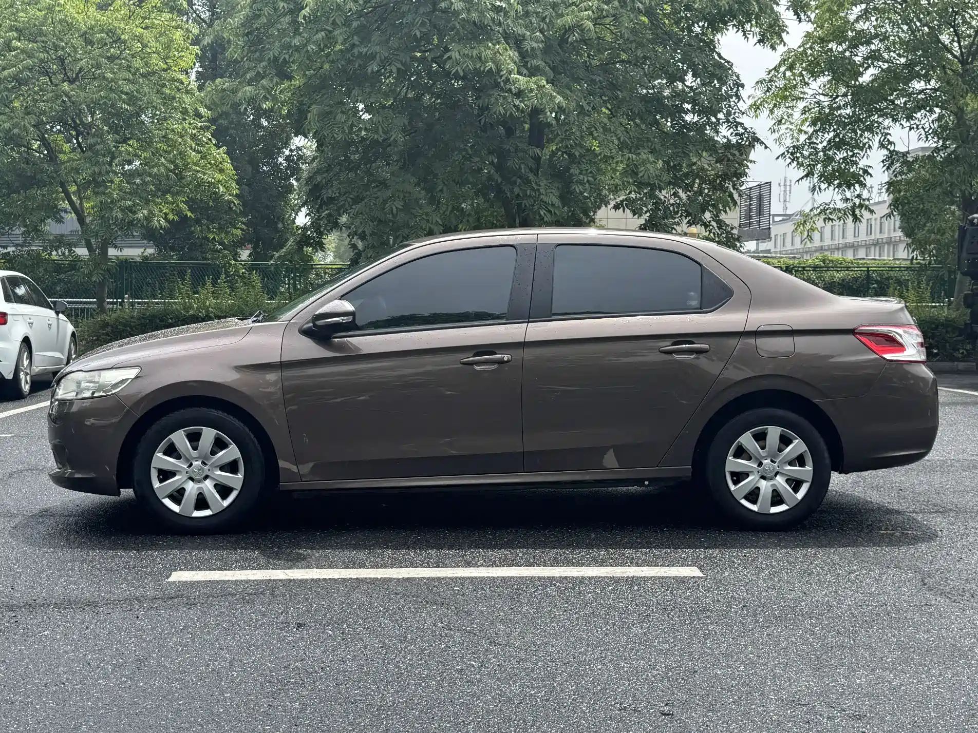 Photo 2 - Peugeot 301