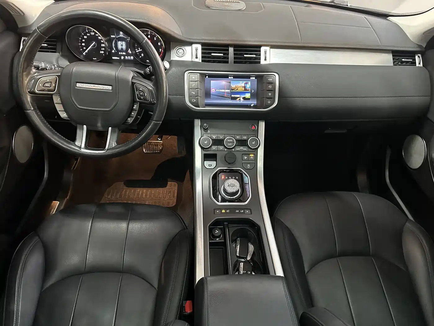 Land Rover Range Rover Evoque 2017 2.0T SE Smart Shine Edition фото 9