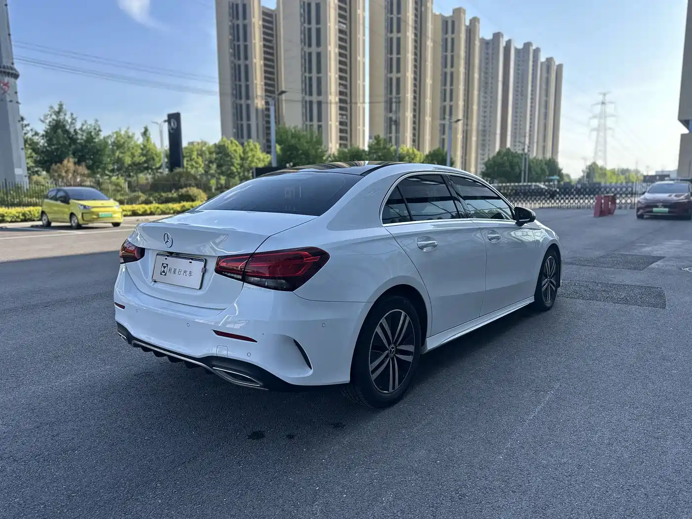 Mercedes-Benz A-Class 2019 A 180 L Sport Sedan фото 5