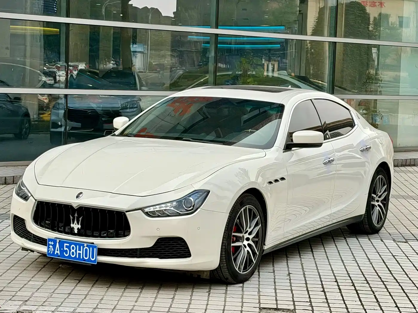 MASERATI GHIBLI