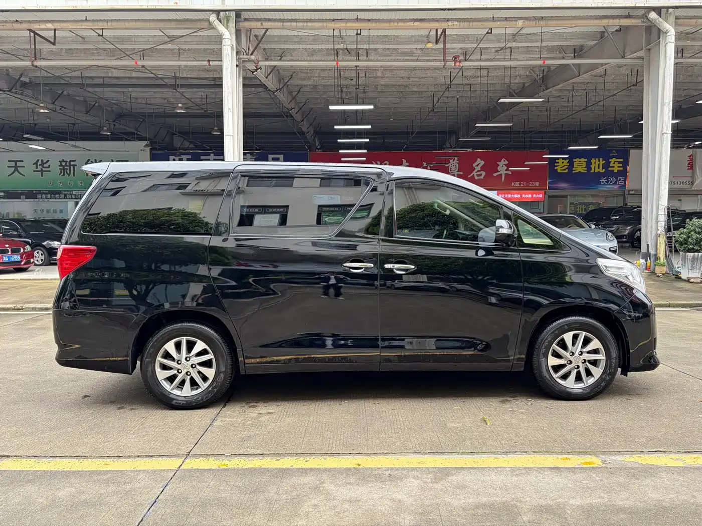 Toyota Alphard 2012 3.5L Luxury Edition фото 15
