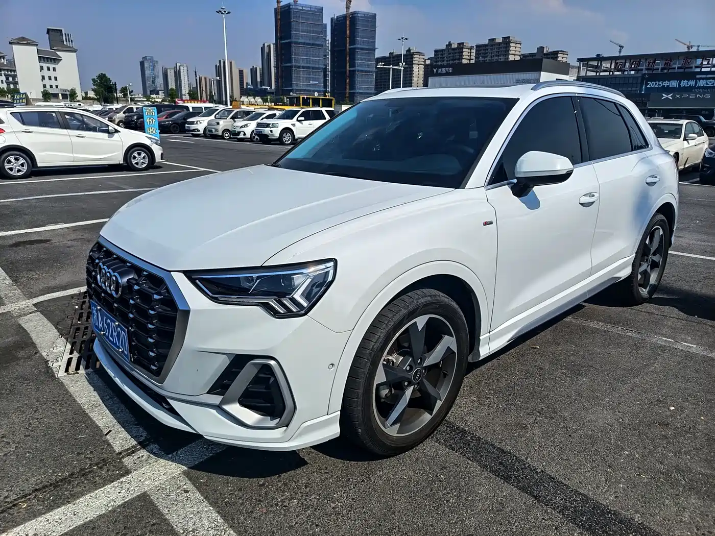 AUDI Q3