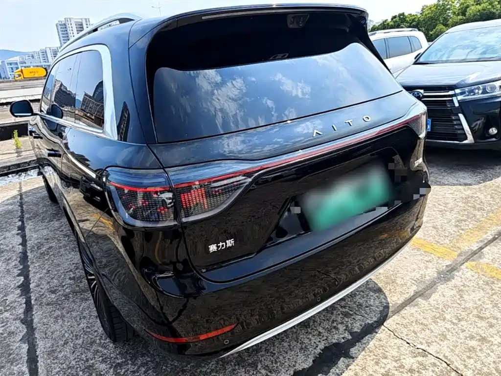 AITO Wenjie AITO M9 2025 Extended Range Ultra 52kWh 6-Seater фото 5