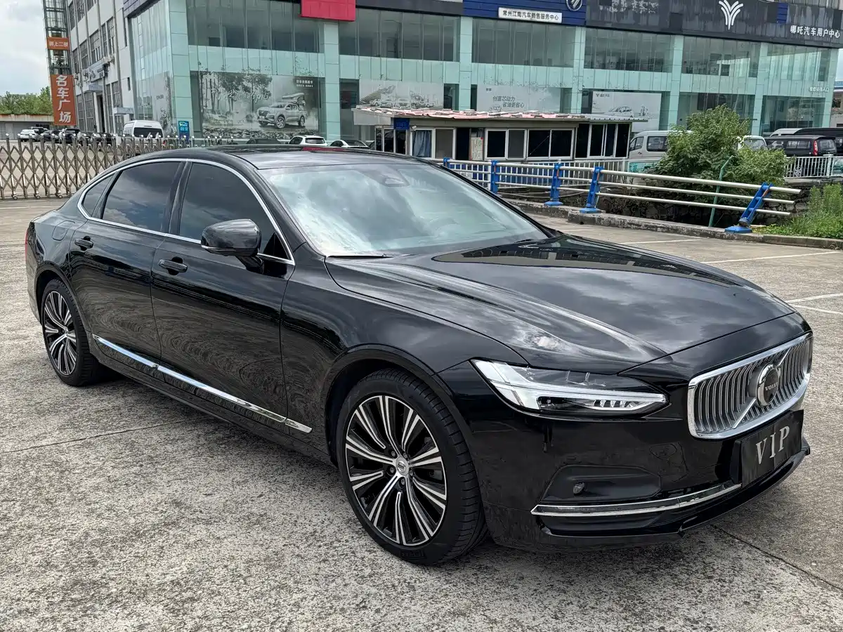 Фото 3 - Volvo S90