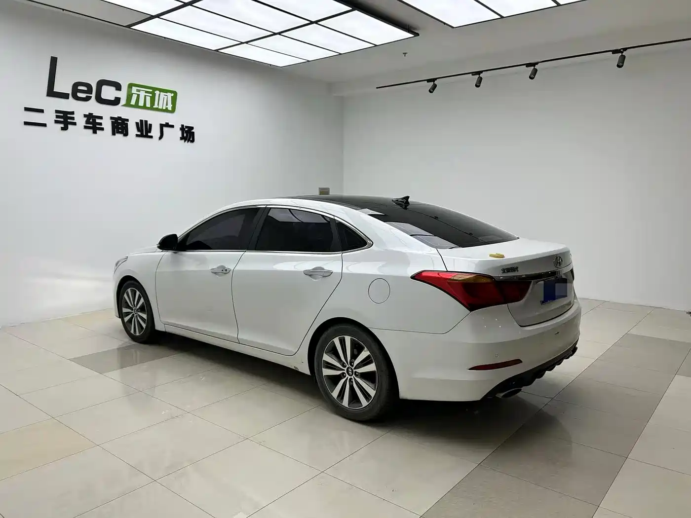 Hyundai Mistra 2016 1.8L Automatic Smart GLS фото 9