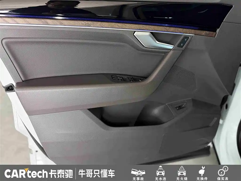 Volkswagen Touareg 2019 2.0TSI Sharp Wing Edition China V фото 15