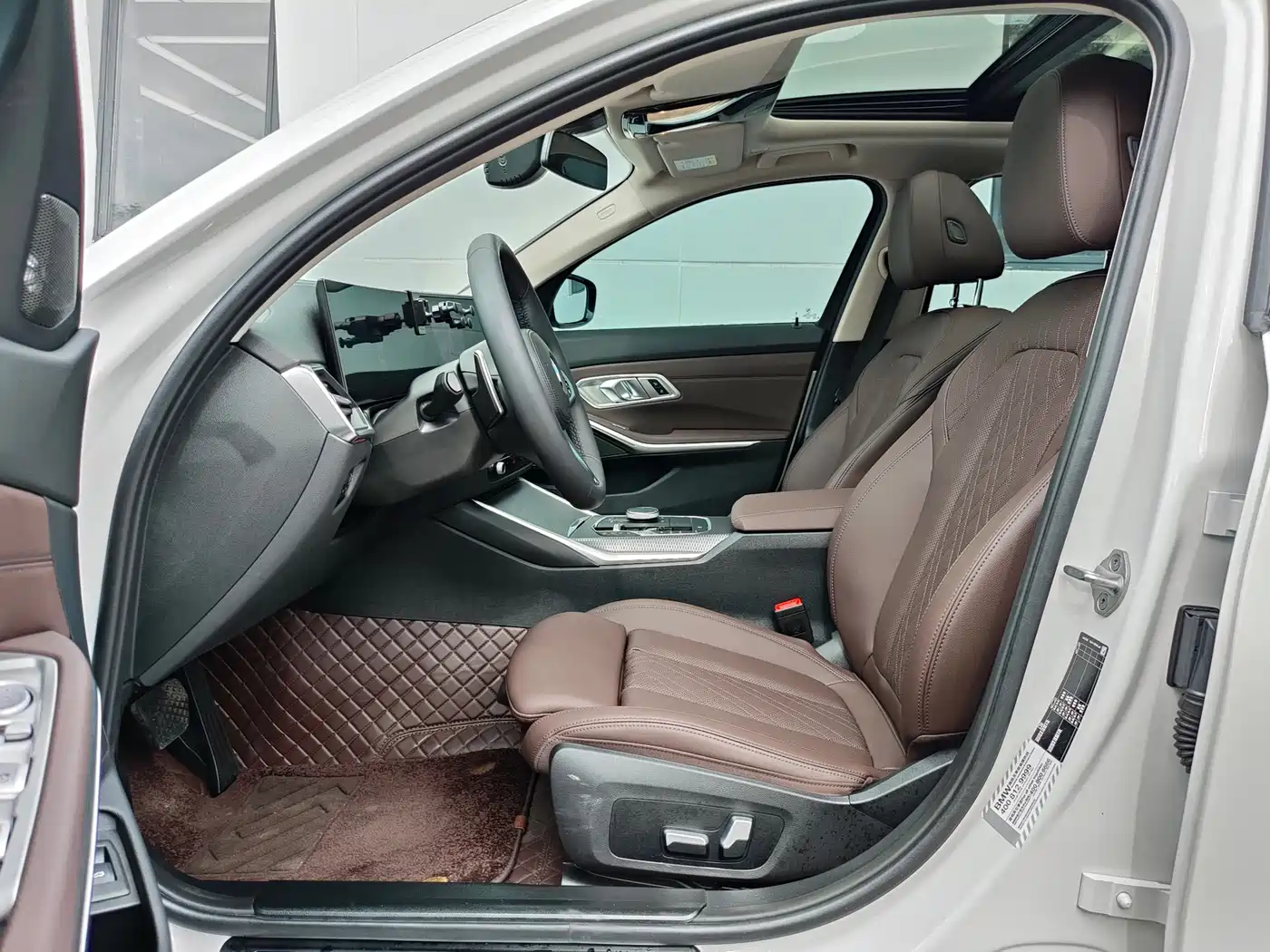 BMW 3 Series 2023 325Li M Sport Black Night Package фото 9