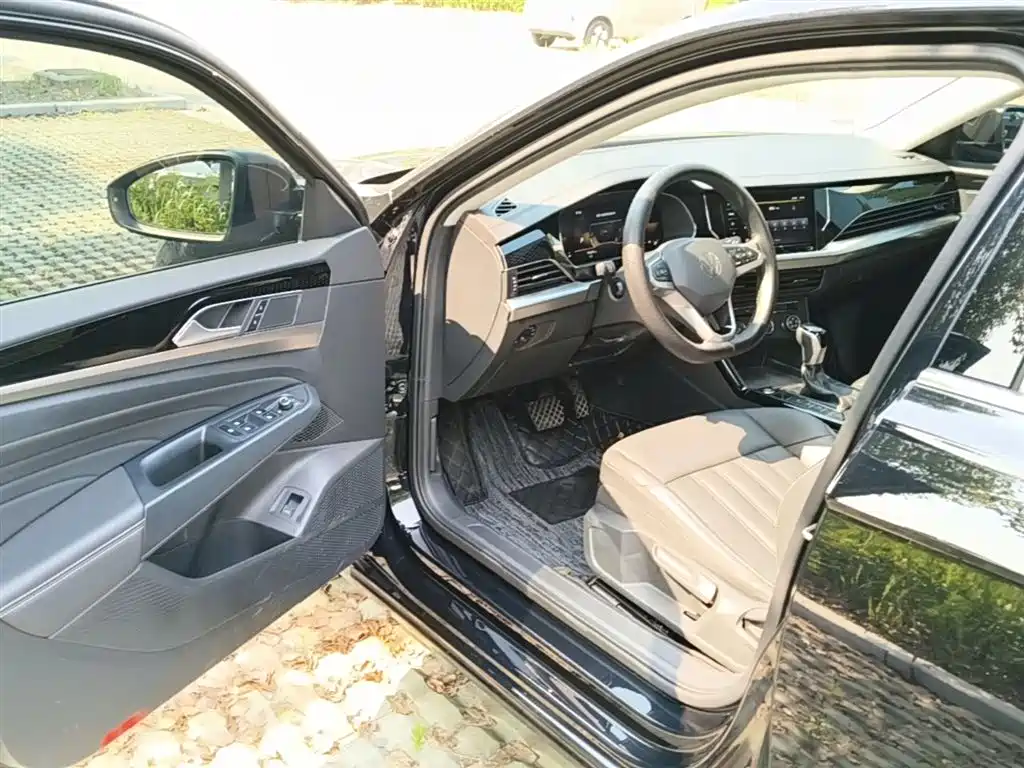 Volkswagen Passat 2024 280TSI Business Edition фото 16