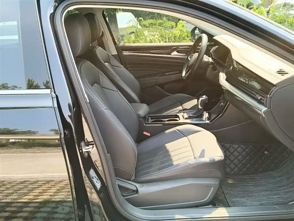 Volkswagen Passat 2024 280TSI Business Edition фото 25