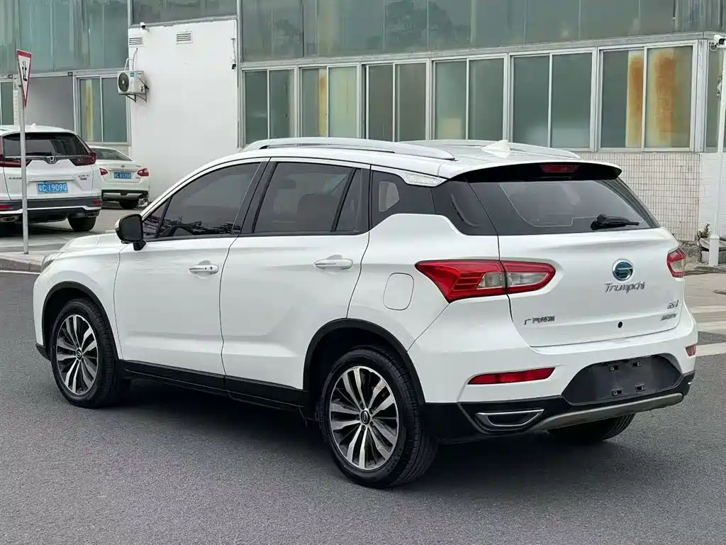 GAC TRUMPCHI GS4 NEW ENERGY