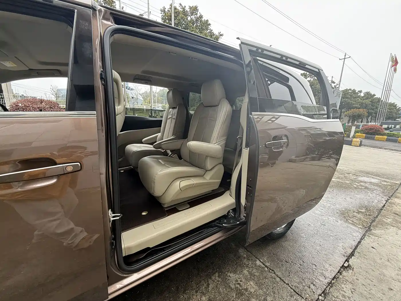 Buick GL8 2018 28T Comfort China VI фото 15