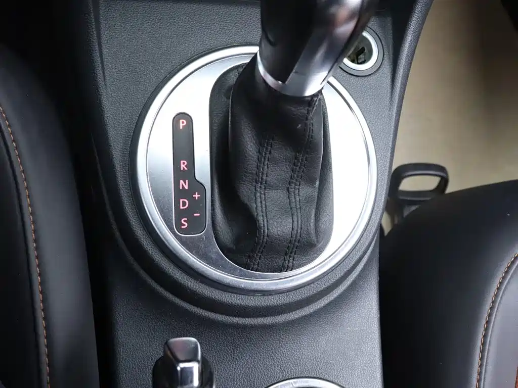 Volkswagen Beetle 2014 1.2TSI Fashion Edition фото 10