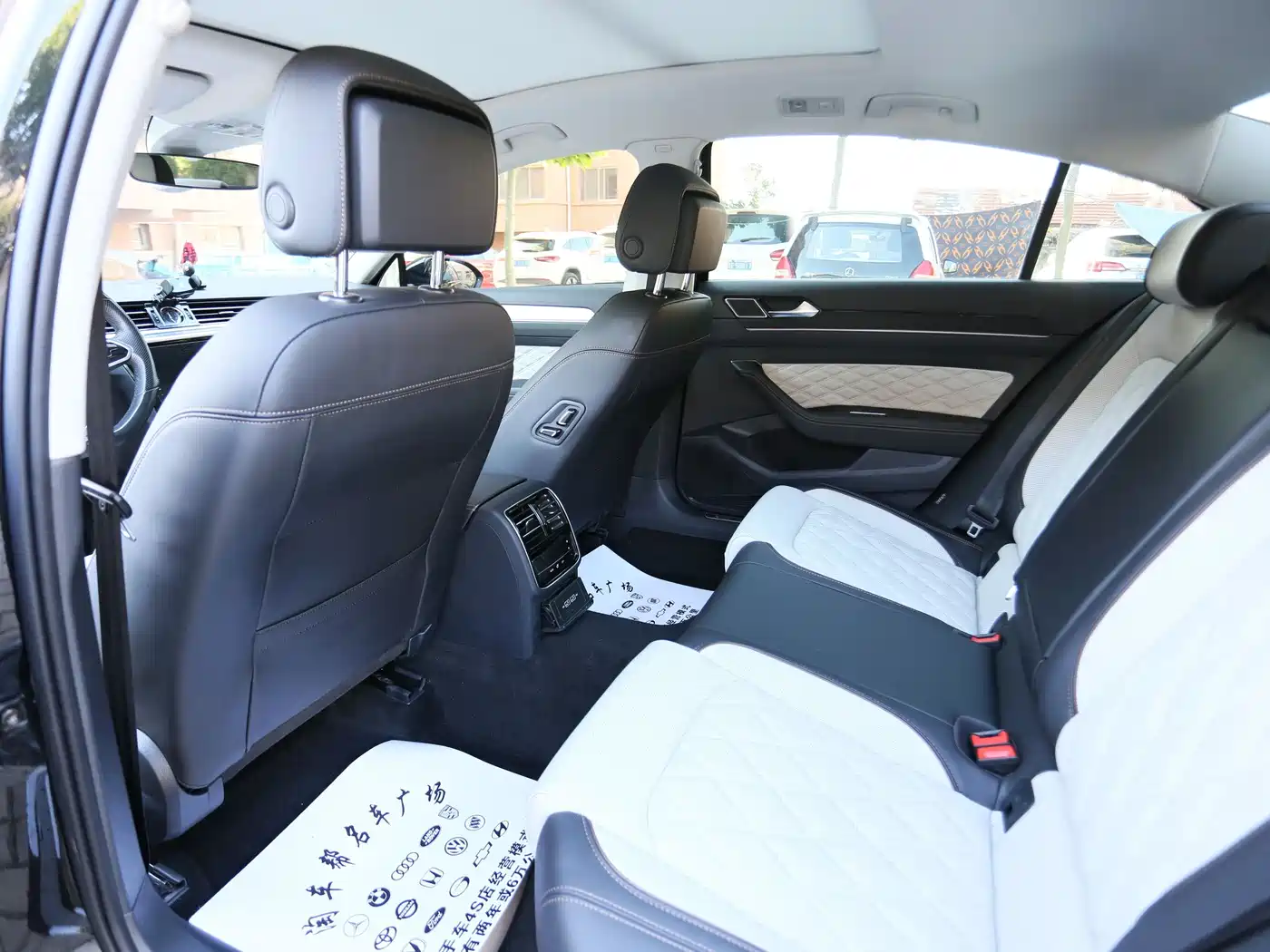 Volkswagen Magotan 2023 Model 2 Million Commemorative Edition 330TSI DSG Luxury фото 10