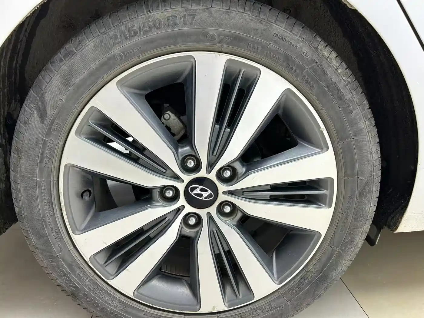 Hyundai Mistra 2016 1.8L Automatic Smart GLS фото 14