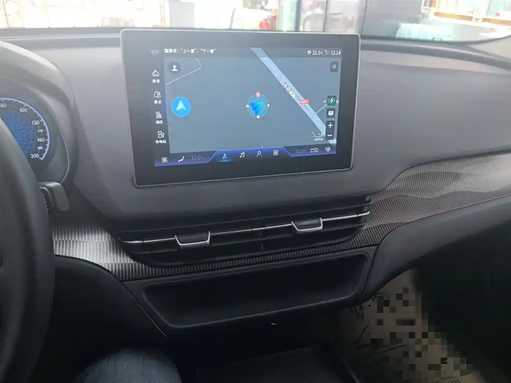Hongqi E-QM5 2022 431km Charging Enjoyment Edition фото 13