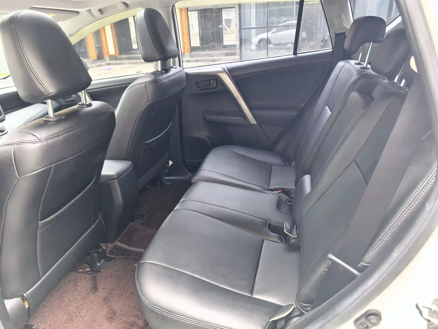 Toyota RAV4 Rongfang 2015 2.0L CVT 2WD Trend Edition фото 12