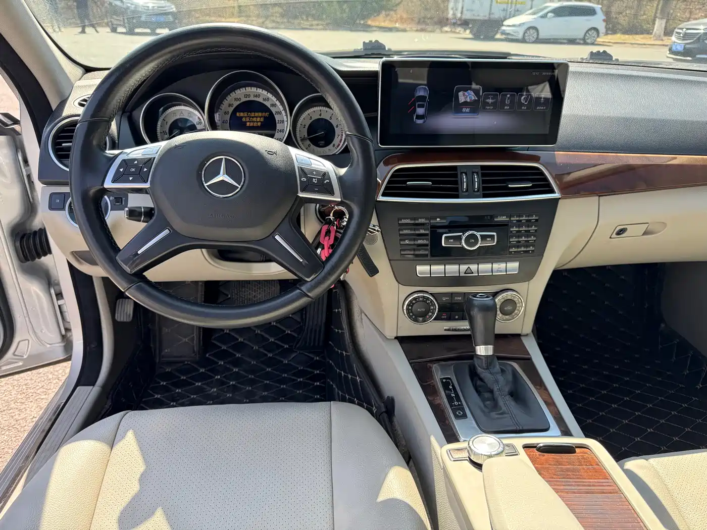 Mercedes-Benz C-Class 2013 C 260 Fashion Grand Edition фото 11