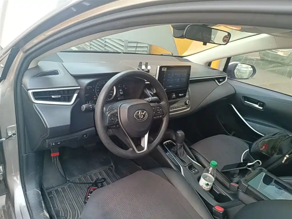 Toyota Corolla 2021 Hybrid 1.8L E-CVT Elite Edition фото 10