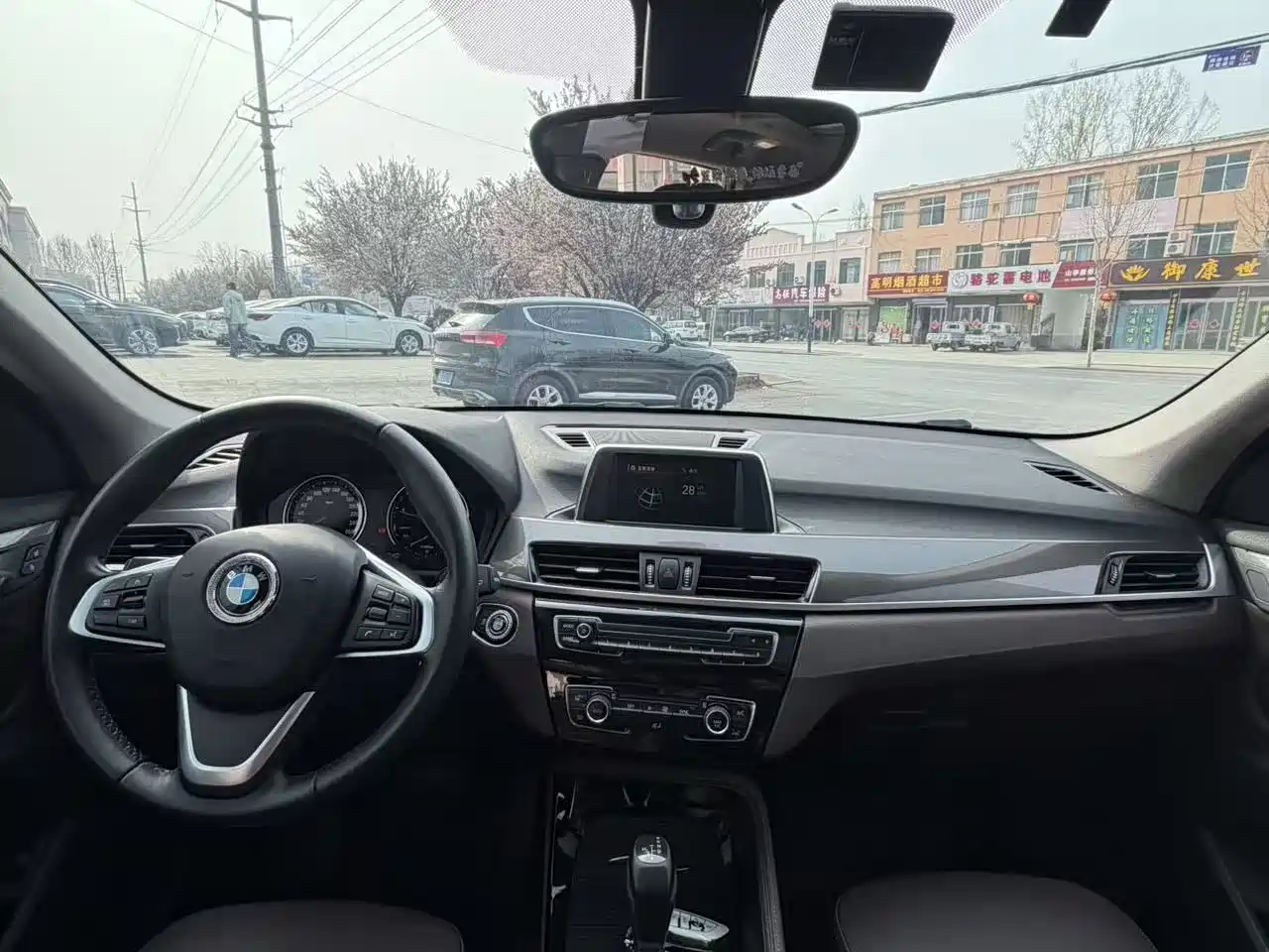 BMW X1 2018 sDrive18Li Premium Model фото 6