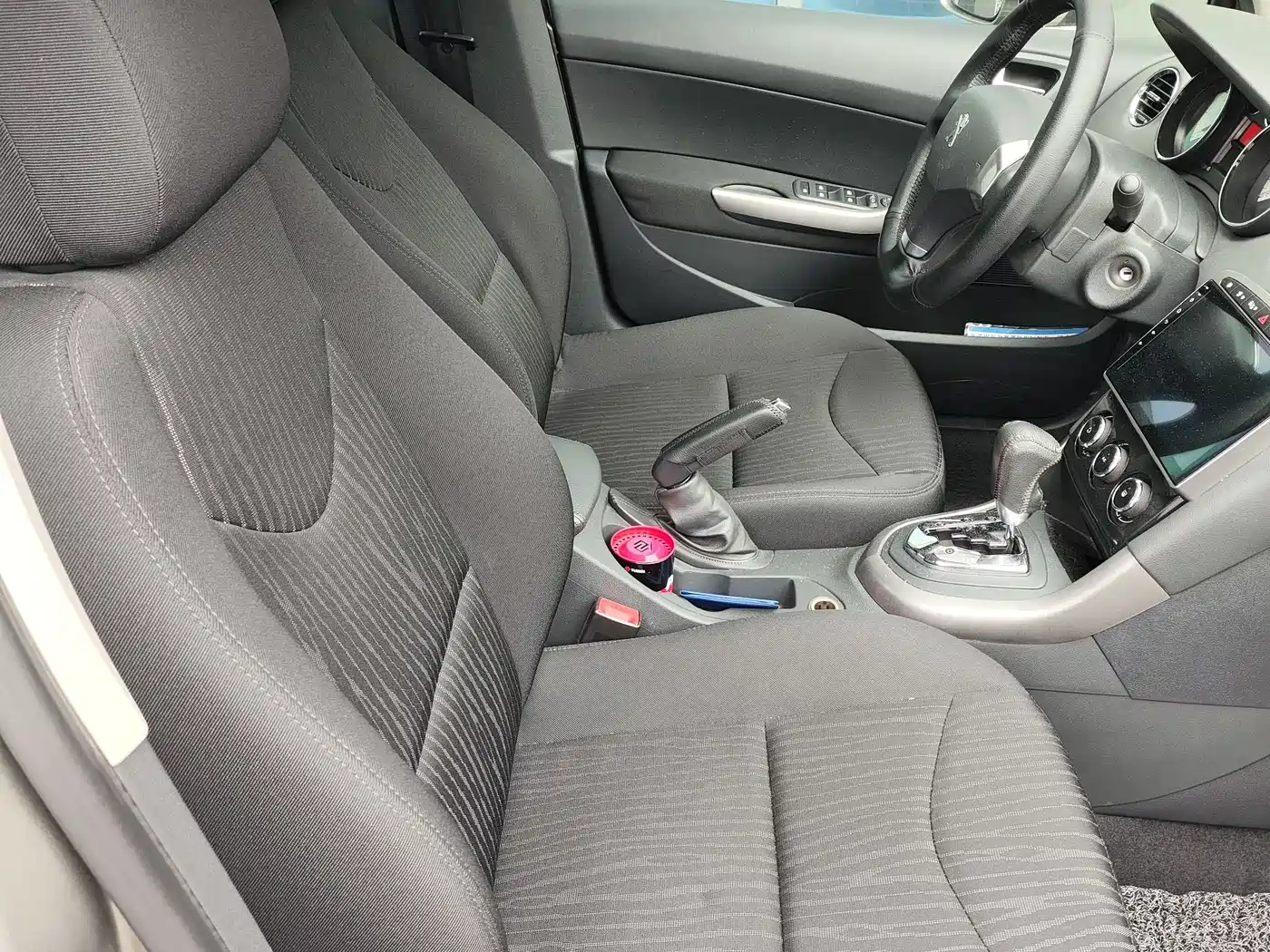 Peugeot 408 2013 2.0L Automatic Comfort Edition фото 13