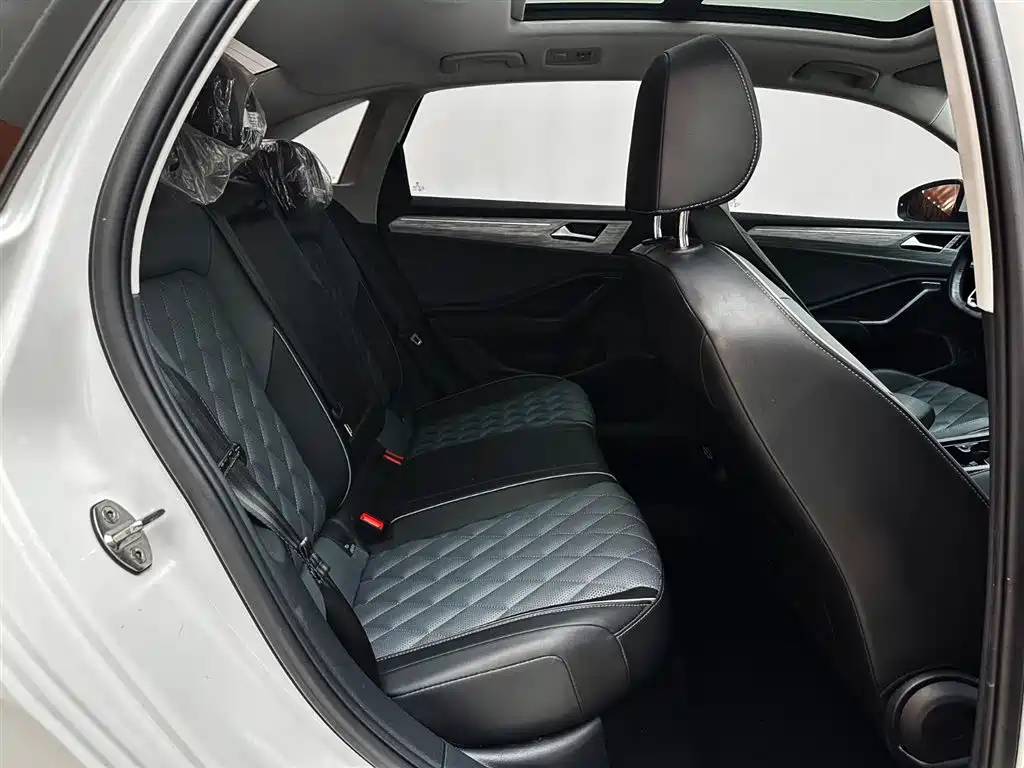 Volkswagen Sagitar 2023 Model Year 280TSI DSG Surpass Edition фото 23
