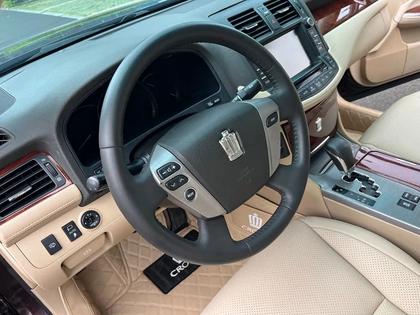 Toyota Crown 2012 2.5L Royal Leather Edition фото 16