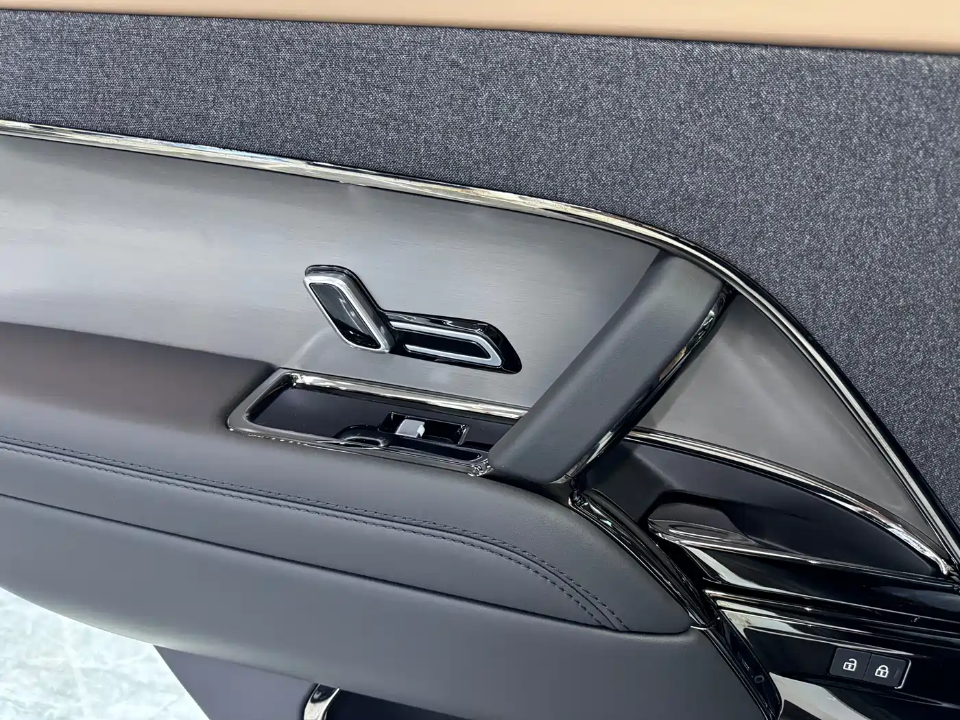 Land Rover Range Rover Sport 2023 400PS Dynamic HSE фото 15