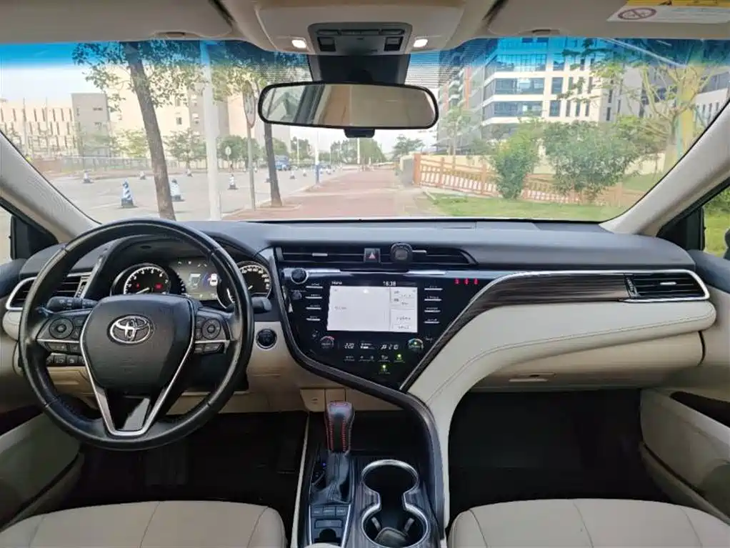 Toyota Camry 2018 2.5G Luxury Edition фото 9