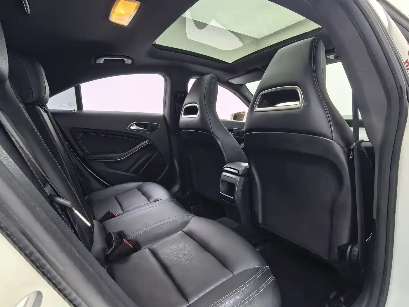 Mercedes-Benz CLA (Import) 2016 CLA 200 Fashion фото 7
