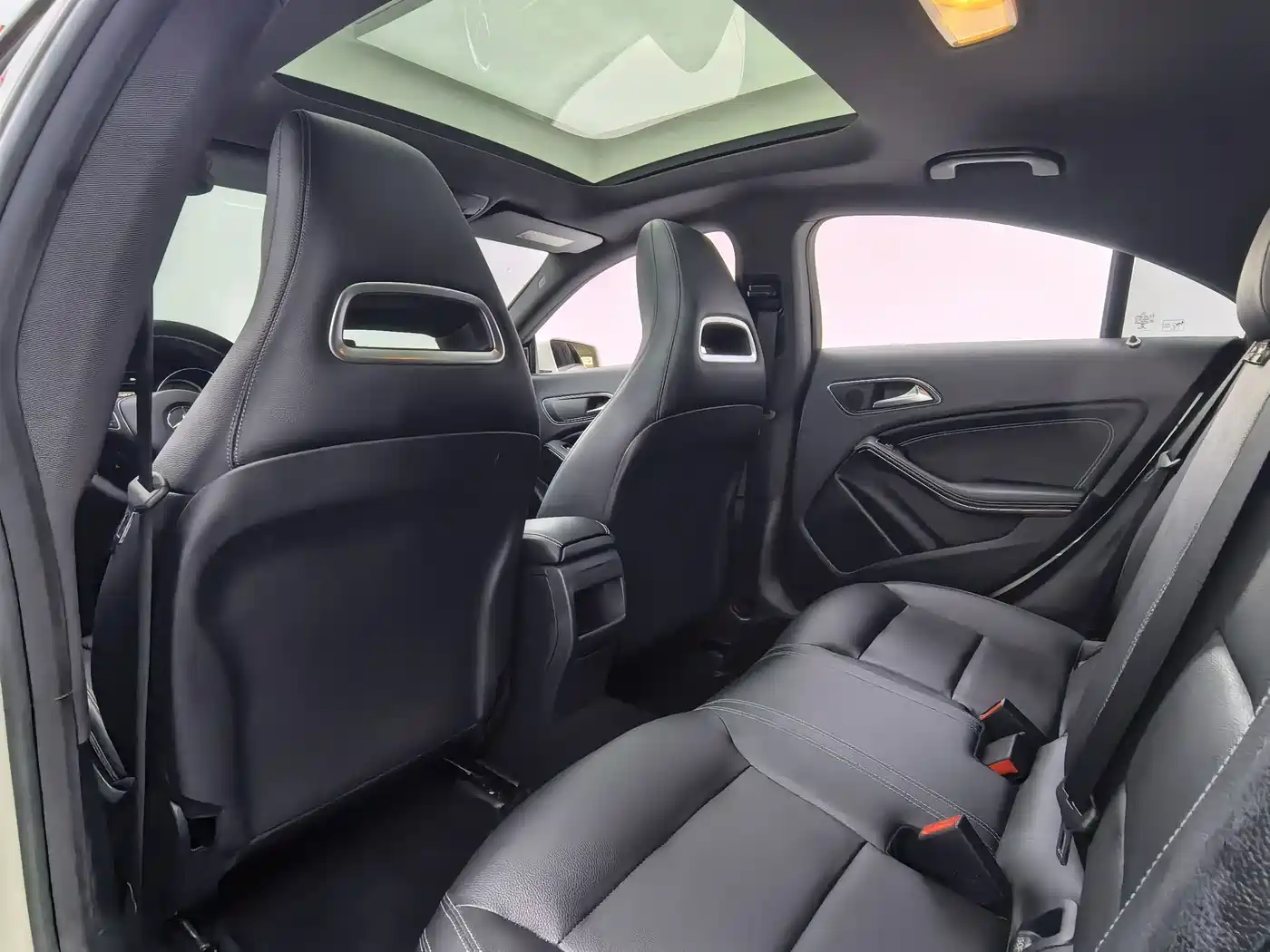 Mercedes-Benz CLA (Import) 2016 CLA 200 Fashion фото 10