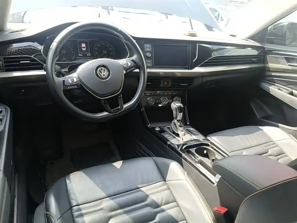 Volkswagen Passat New Energy 2019 430PHEV Hybrid Elite Edition фото 10