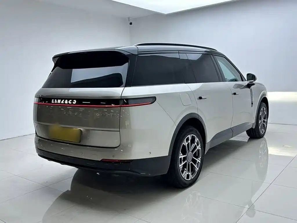 Фото 11 - Lynk & Co 900