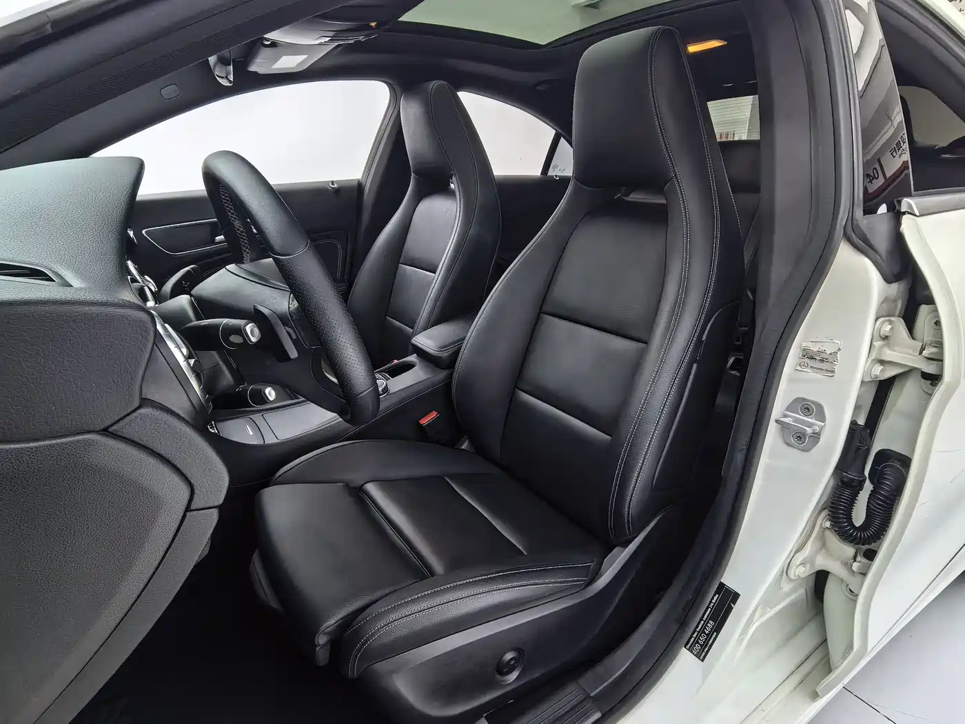 Mercedes-Benz CLA (Import) 2016 CLA 200 Fashion фото 16