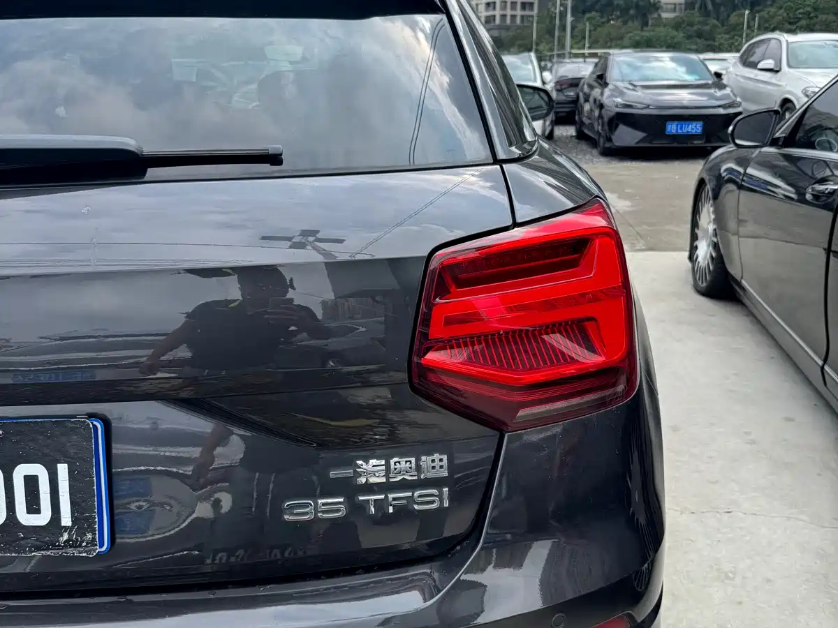 Audi Q2L 2018 35 TFSI Launch Exclusive Edition China VI фото 18