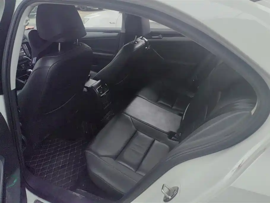 Volkswagen Sagitar 2017 1.6L Automatic Comfort фото 11