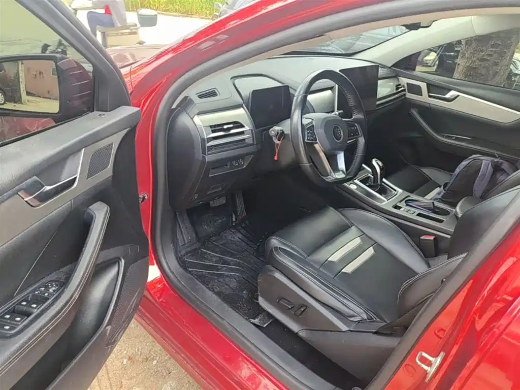 BYD Qin Pro 2018 1.5TI Automatic Smart Connected Premium Edition фото 16