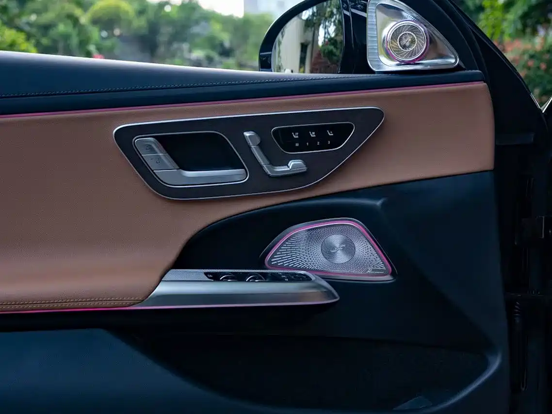 Mercedes-Benz E-Class 2025 E 300 L Luxury фото 7