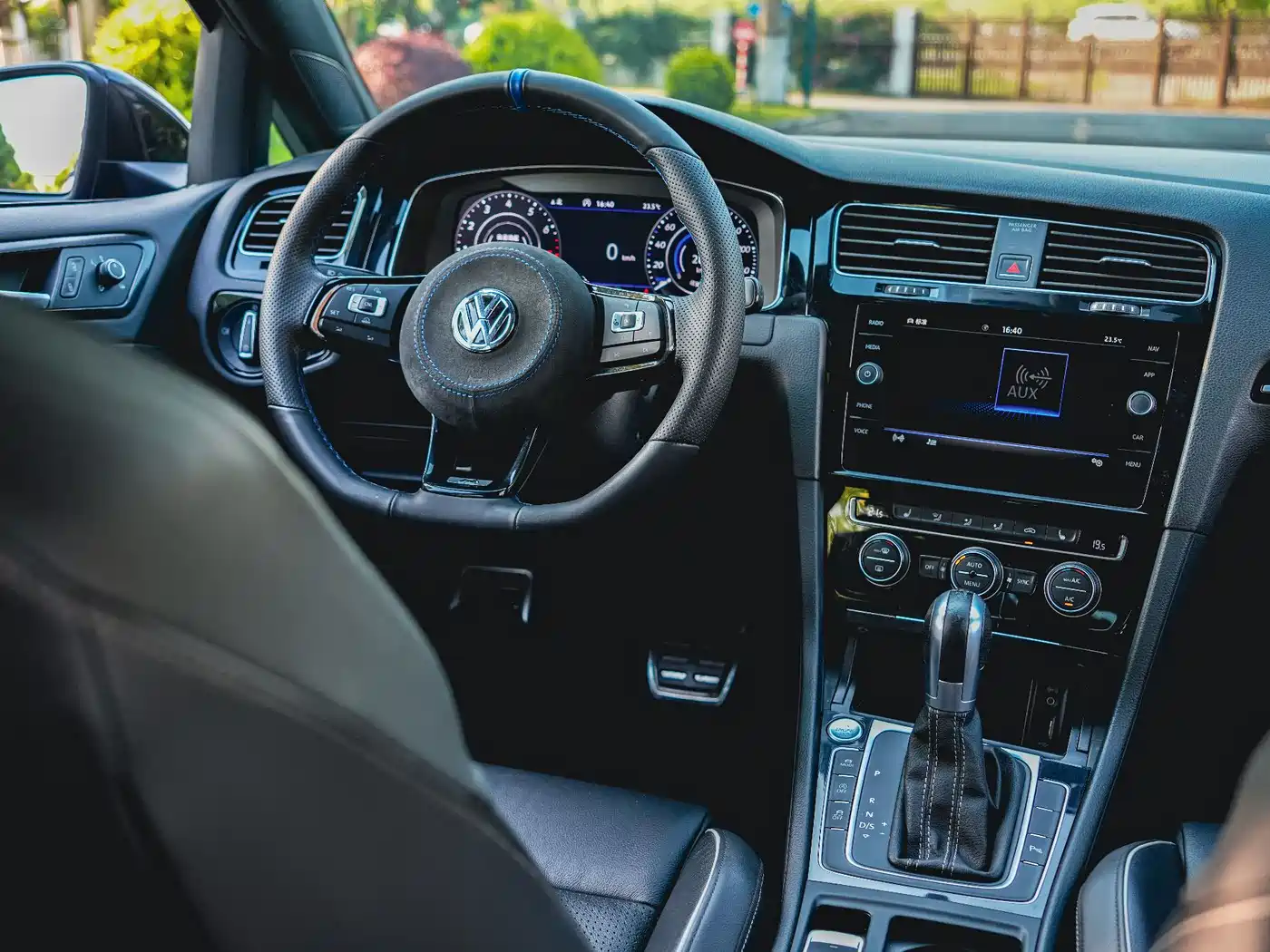 Volkswagen Golf (Import) 2017 2.0TSI R фото 19