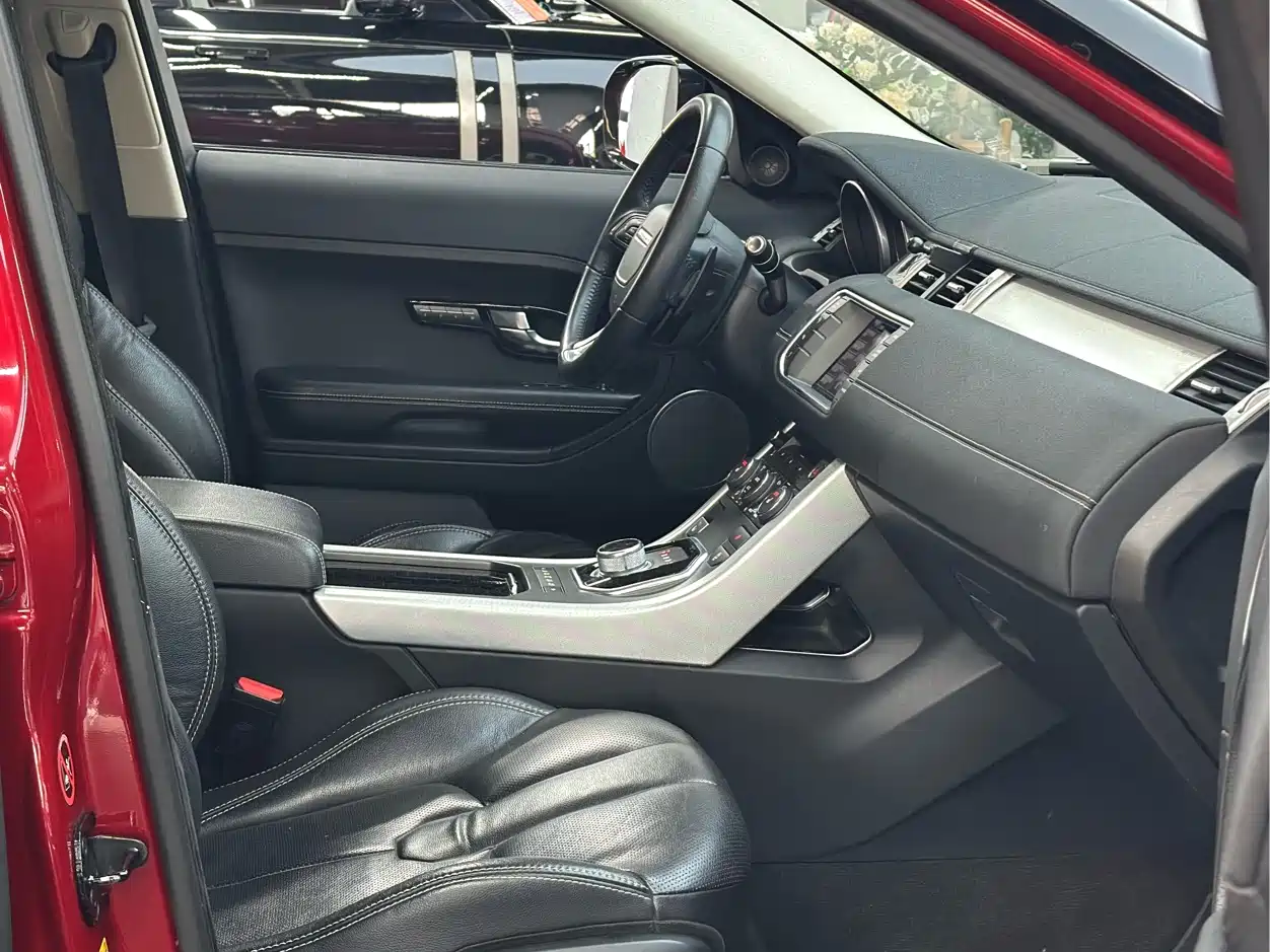 Land Rover Range Rover Evoque (Import) 2012 2.0T 5-door Premium Edition фото 6