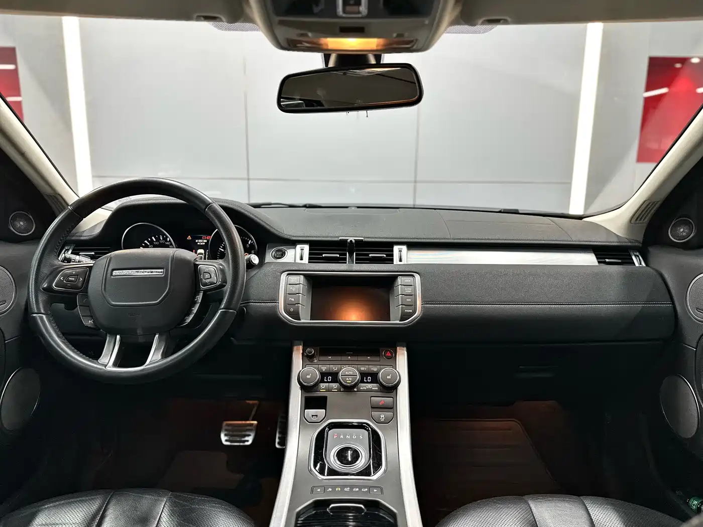 Land Rover Range Rover Evoque (Import) 2012 2.0T 5-door Premium Edition фото 8