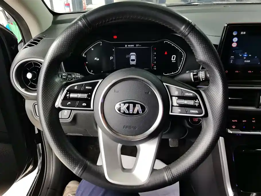 Kia K3 2019 1.5L CVT Smart Connect Edition фото 15