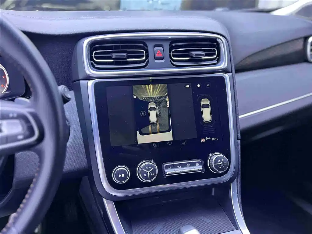 Lynk & Co 01 2017 2.0T AWD Pro фото 9