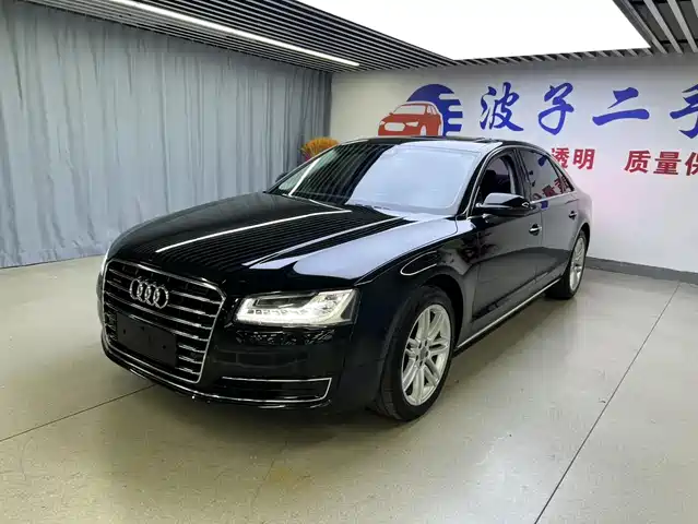 AUDI A8