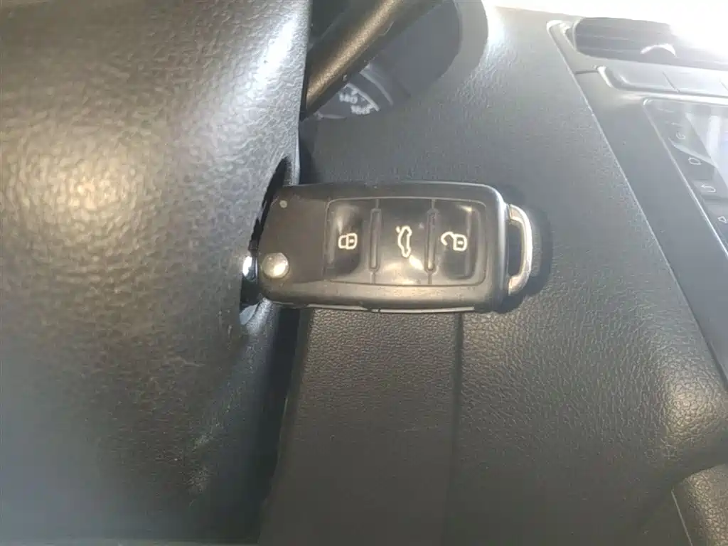 Volkswagen Polo 2016 1.4L Automatic Trend фото 9