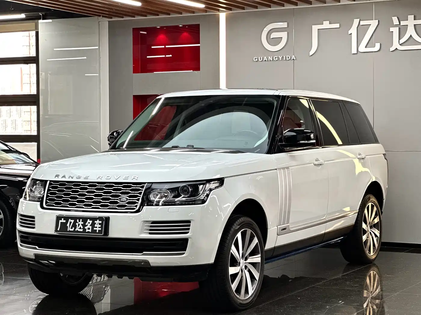 Land Rover Range Rover 2017 3.0 SC V6 Vogue LWB (Long Wheelbase)