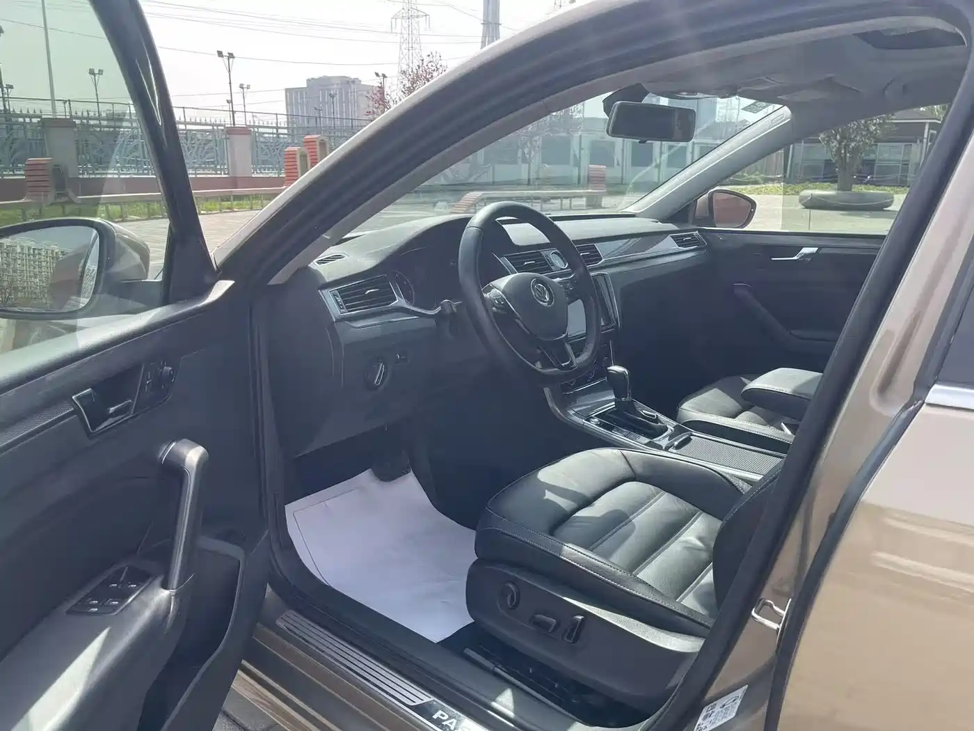 Volkswagen Passat 2016 330TSI DSG Honor Edition фото 9