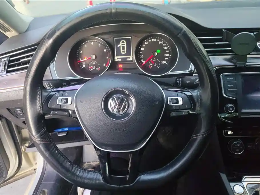 Volkswagen Magotan 2017 330TSI DSG Luxury фото 15