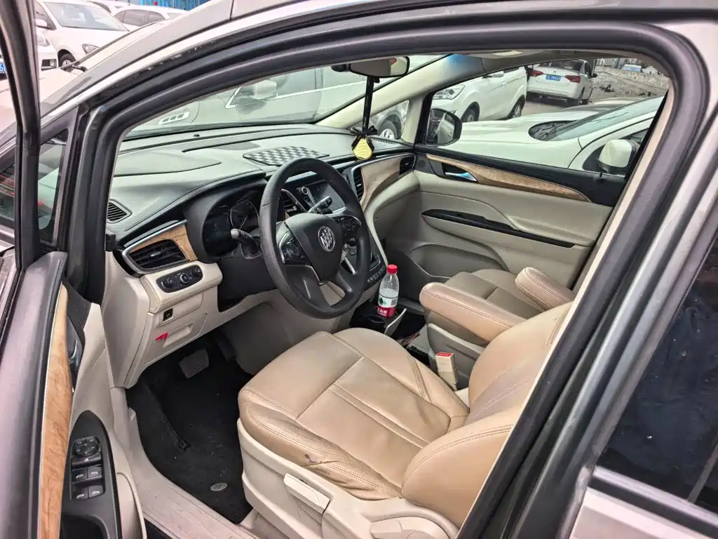 Фото 8 - Buick GL8